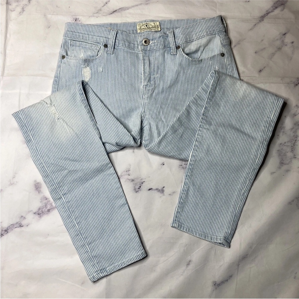 Lucky Brand Blue and White Distressed Striped Brooke Capri Jeans Sz 6/28